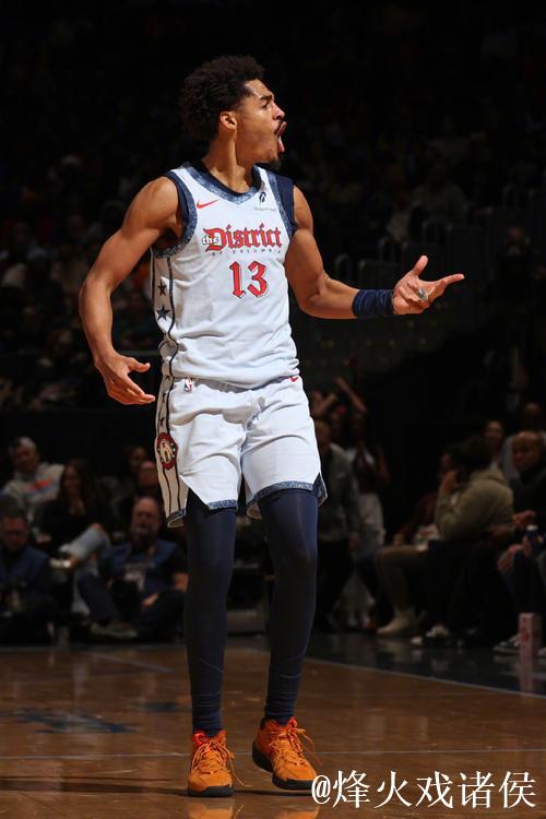 约基奇37分9板8助掘金力克活塞 76人险胜爵士延续3连胜